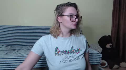 Snapshot of alicesweet_21 chatting on 02.28.25 Alice online show from 02.28.25