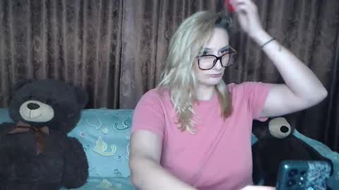 Snapshot of alicesweet_21 chatting on 01.05.26 Alice online show from 01.05.26