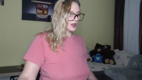 Snapshot of alicesweet_21 chatting on 01.14.26 Alice online show from 01.14.26