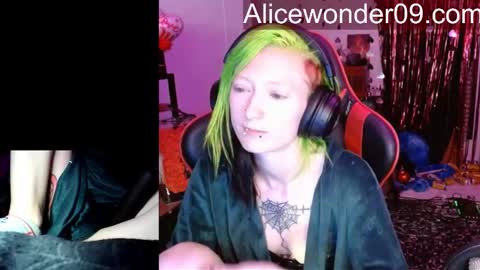 Snapshot of alicewonder52 chatting on 02.17.26 Alice online show from 02.17.26