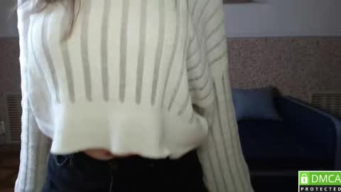 Snapshot of alicewonderful22 chatting on 01.10.25 Alice online show from 01.10.25