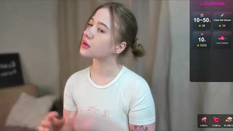 Snapshot of alicia_hines chatting on 03.03.25 Alicia online show from 03.03.25