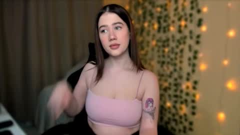 Snapshot of alicia_hines chatting on 10.23.25 Alicia online show from 10.23.25