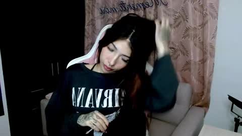 Snapshot of alicia_key_ chatting on 03.02.25 ALICIA online show from 03.02.25