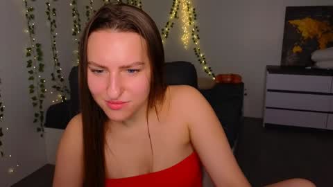 Snapshot of alicia_x_art chatting on 12.21.24 Alicia Lici  online show from 12.21.24