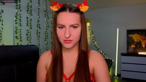 Snapshot of alicia_x_art chatting on 12.23.24 Alicia Lici  online show from 12.23.24