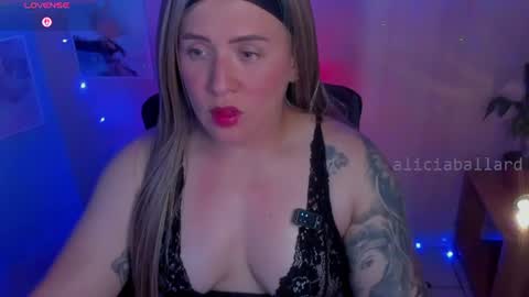 Snapshot of aliciaballard chatting on 07.01.26 Jennyfer online show from 07.01.26