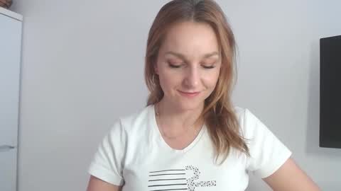 Snapshot of alicialux chatting on 02.16.26 Alicia online show from 02.16.26