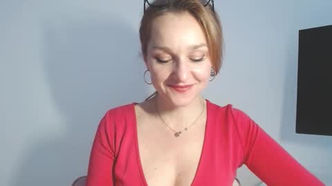 Snapshot of alicialux chatting on 02.19.26 Alicia online show from 02.19.26