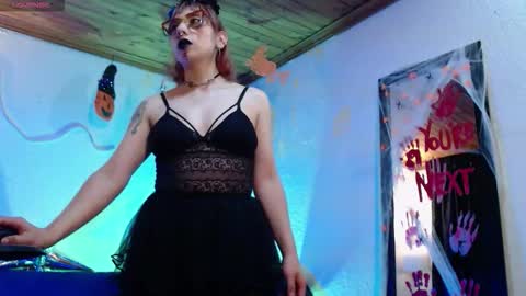 Snapshot of aliciawithe chatting on 10.31.25 Alicia online show from 10.31.25