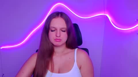 Snapshot of alicie_dream_ chatting on 09.18.25 Alicie online show from 09.18.25