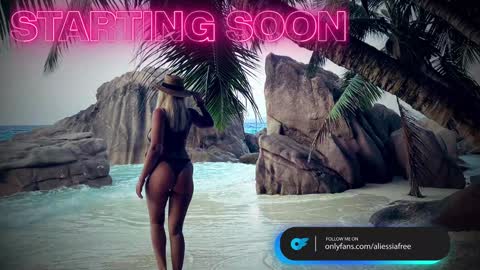 Snapshot of aliessia chatting on 12.19.25 Aliessia online show from 12.19.25