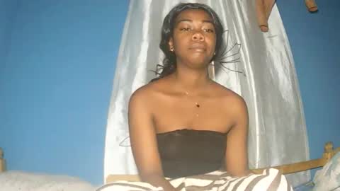 Snapshot of alihane21 chatting on 12.23.25 alihane21 online show from 12.23.25