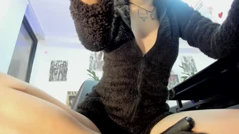 Snapshot of aliice_greco chatting on 02.17.26 Alice online show from 02.17.26