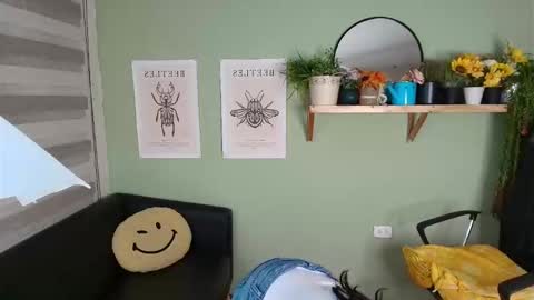 Snapshot of aliiz_01 chatting on 02.21.25 Camii online show from 02.21.25