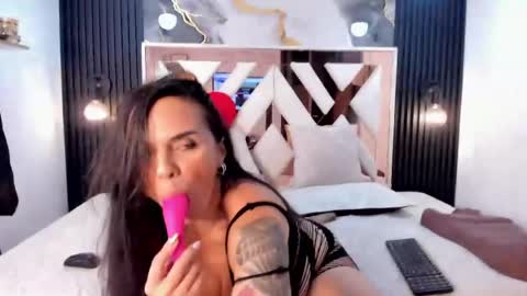 Ali Johansonn online show from 04.21.26