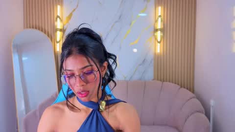 alina_b_ online show from 04.13.26