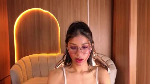 alina_b_ online show from 04.20.26