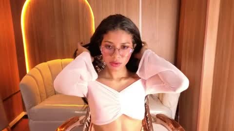 alina_b_ online show from 04.21.26