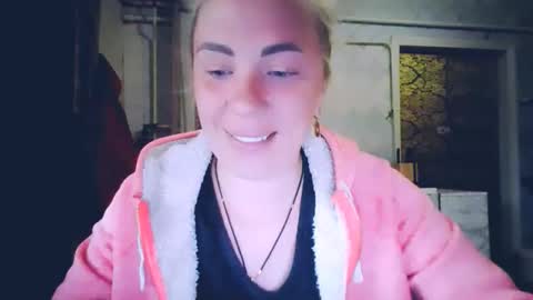 Snapshot of alinafrey_ chatting on 05.09.26 Alina online show from 05.09.26