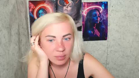 Snapshot of alinafrey_ chatting on 05.22.26 Alina online show from 05.22.26