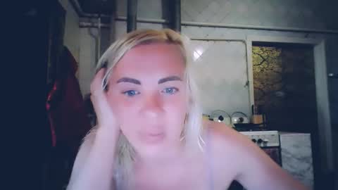 Snapshot of alinafrey_ chatting on 05.23.26 Alina online show from 05.23.26