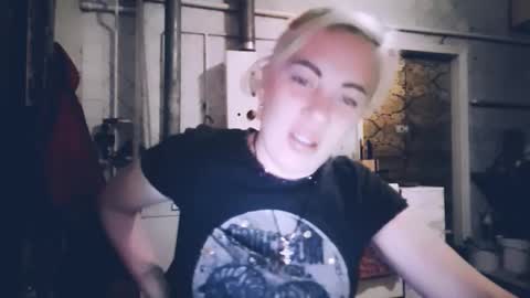 Snapshot of alinafrey_ chatting on 05.28.26 Alina online show from 05.28.26