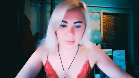 Snapshot of alinafrey_ chatting on 05.30.26 Alina online show from 05.30.26