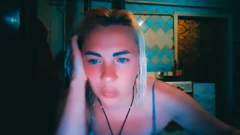 Snapshot of alinafrey_ chatting on 06.10.26 Alina online show from 06.10.26