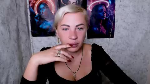Snapshot of alinafrey_ chatting on 07.14.26 Alina online show from 07.14.26