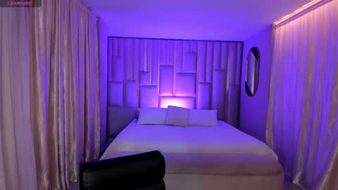 alinakravitz_ online show from 02.14.26