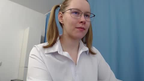 Snapshot of alinasei chatting on 01.10.26 alinasei online show from 01.10.26