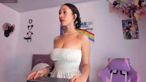 Snapshot of aline_ackerman chatting on 08.09.26 ALINE online show from 08.09.26