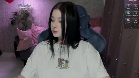 Snapshot of alinegreeeen chatting on 04.18.26 Aline Greeeen online show from 04.18.26