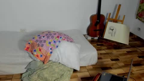 Snapshot of aliotttwink chatting on 12.03.25 AliotTwink online show from 12.03.25