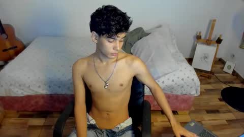 Snapshot of aliotttwink chatting on 01.09.26 AliotTwink online show from 01.09.26