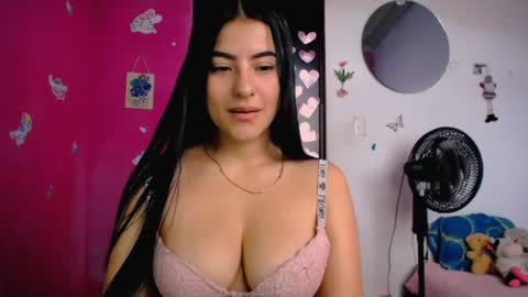 Snapshot of alis_jones__ chatting on 06.22.26 Alis jines online show from 06.22.26