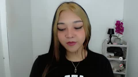 Shanti xhey online show from 04.25.26