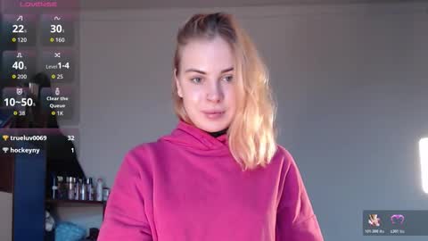 Snapshot of alismoona chatting on 11.26.25 Alisa online show from 11.26.25