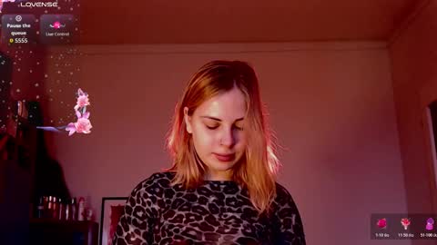 Snapshot of alismoona chatting on 12.03.25 Alisa online show from 12.03.25