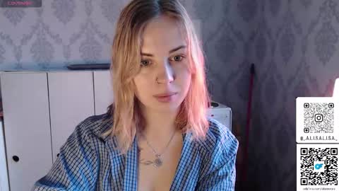 Snapshot of alismoona chatting on 12.04.25 Alisa online show from 12.04.25