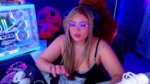 Snapshot of alison_gamer chatting on 09.25.25 Alison online show from 09.25.25