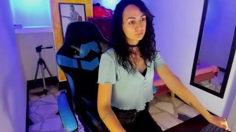 Snapshot of alison_moon7 chatting on 10.24.25 ALISON MOON online show from 10.24.25