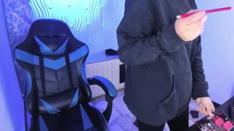 Snapshot of alison_moon7 chatting on 11.08.25 ALISON MOON online show from 11.08.25