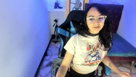 Snapshot of alison_moon7 chatting on 11.14.25 ALISON MOON online show from 11.14.25