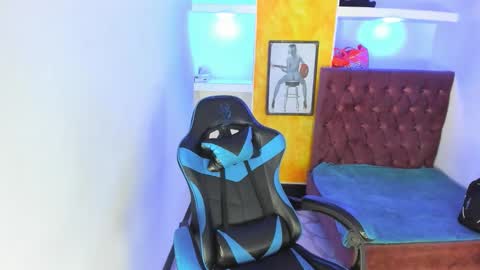 Snapshot of alison_moon7 chatting on 11.26.25 ALISON MOON online show from 11.26.25