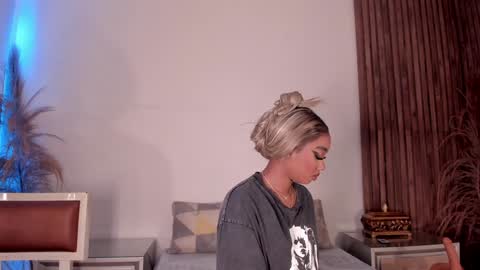 Snapshot of alisoon_moon chatting on 01.18.25 Alison Moon online show from 01.18.25