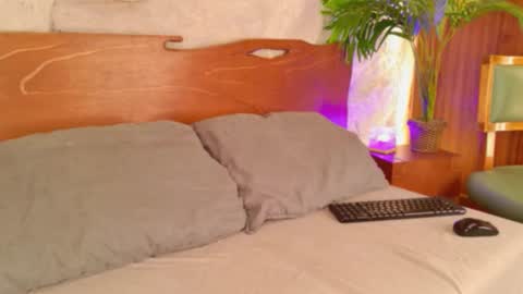 Snapshot of alisoon_moon chatting on 03.06.26 Alison Moon online show from 03.06.26