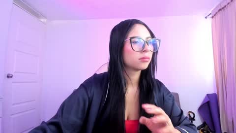 Snapshot of alissia_viera chatting on 01.22.25 iraide online show from 01.22.25