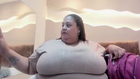 Snapshot of alisson_am chatting on 06.19.26 Alisson online show from 06.19.26